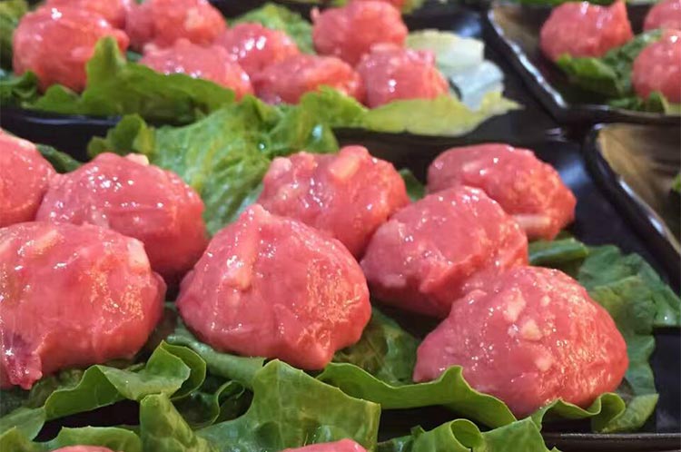客戶用設(shè)備加工而成的潮汕牛肉丸